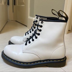 Doc Martens 8 Eyelet Smoothe Leather Boots